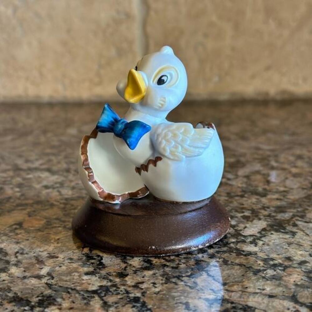 Vintage ceramic baby duck and‎ egg with wood base 1980